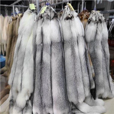 Πέλτ γούνας ερμίνας