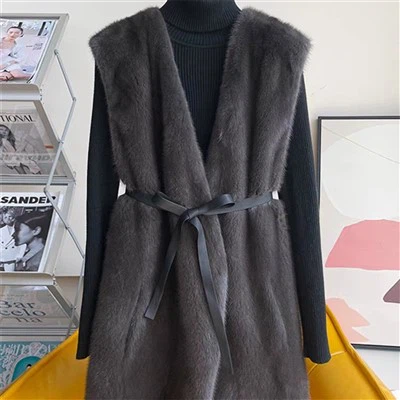 Ολόσωμο μαύρο παλτό βιζόν